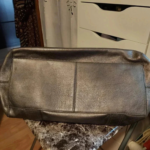 Cole Haan | Slouchy  Roomy Silver Metallic Leather Shoulder Bag - Picture 5 of 16